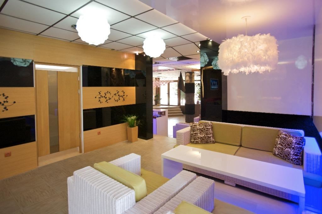 3-Zimmer-Wohnung mit luxuriöser Renovierung in Sonnenstrand – Blick auf den Pool und Möglichkeit zur Ratenzahlung