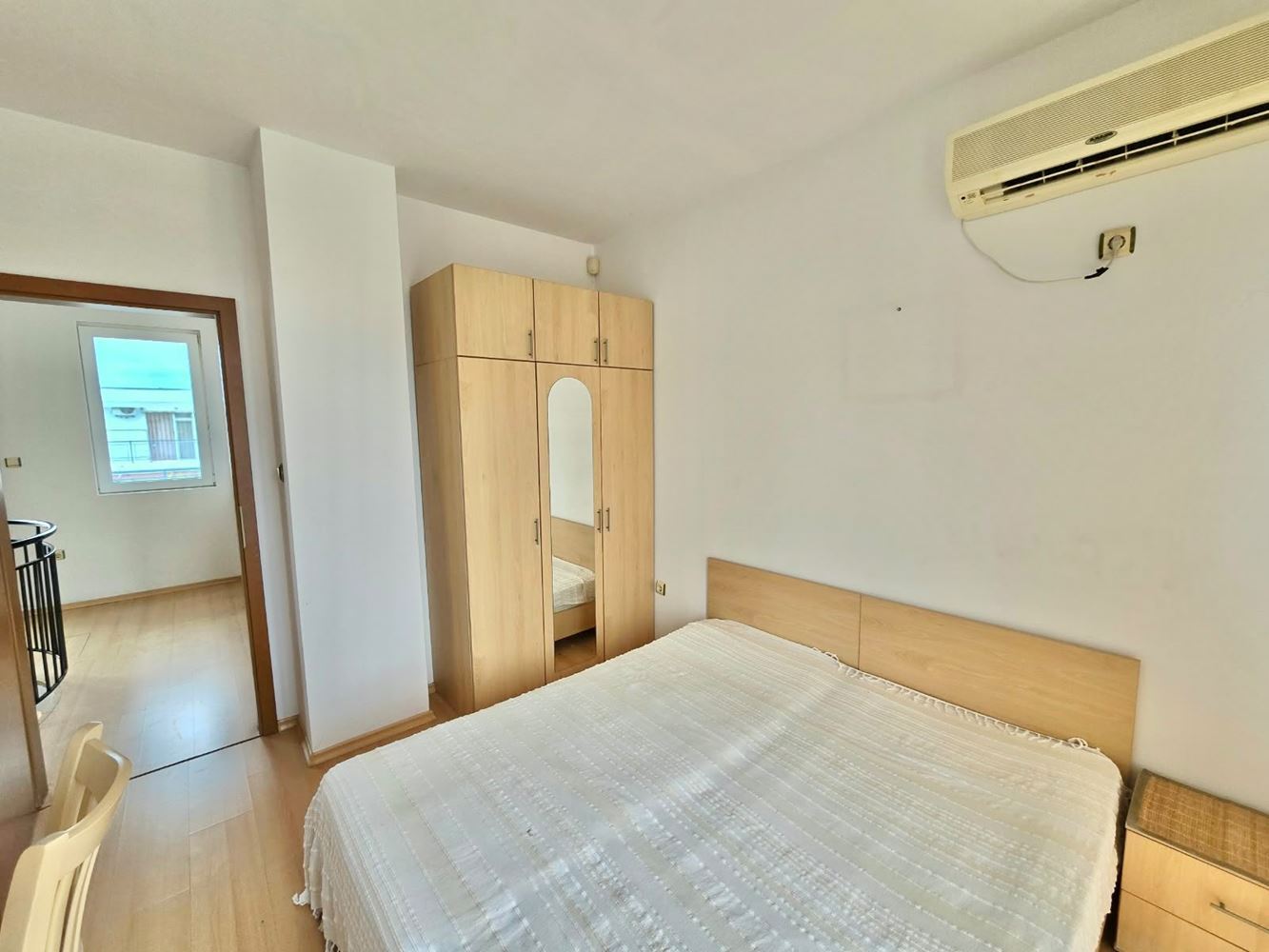 Großzügige Maisonettewohnung mit zwei Schlafzimmern und drei Balkonen in Sonnenstrand – Act 16, Haushaltsstrom und Poolblick