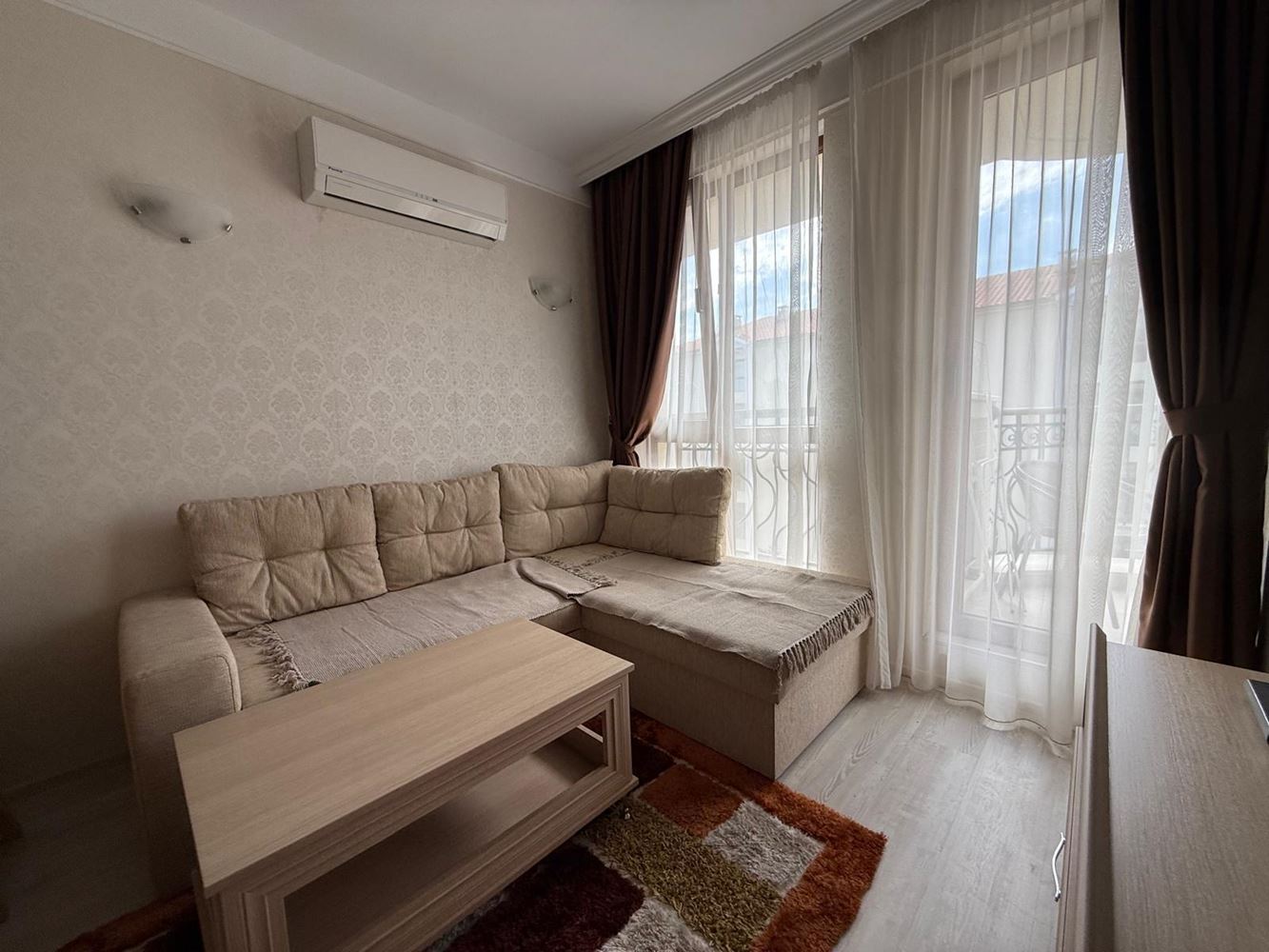 Wohnung mit einem Schlafzimmer in einer luxuriösen Anlage in Sonnenstrand mit beeindruckenden Swimmingpools und Erholungsbereichen