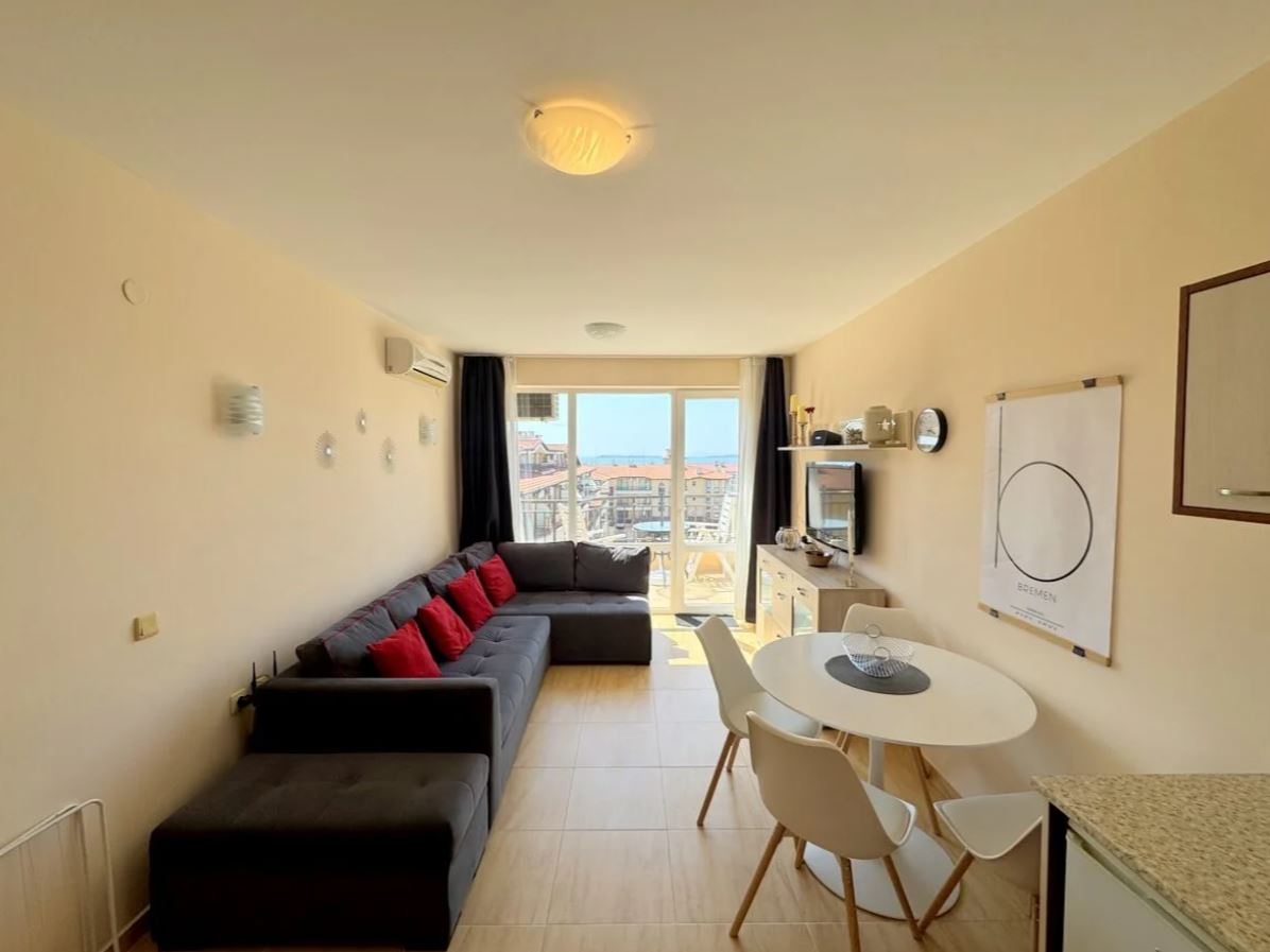 2-Zimmer-Wohnung in Sveti Vlas – Panoramablick und Komfort in einer geschlossenen Anlage
