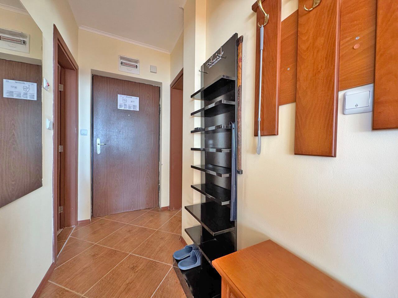 Geräumige 3-Zimmer-Wohnung mit Panoramablick auf Meer und Berge – Komfort, Stil und Ruhe inmitten der Natur