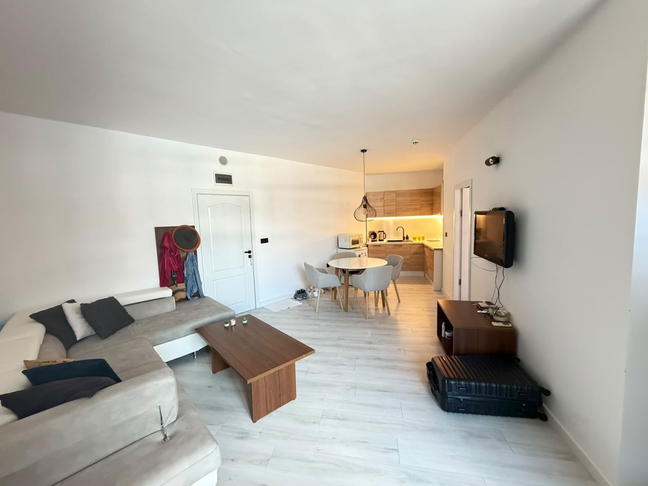 Geräumige Wohnung mit einem Schlafzimmer und großer Terrasse im südlichen Teil von Sonnenstrand – ausgezeichnete Investition am Meer