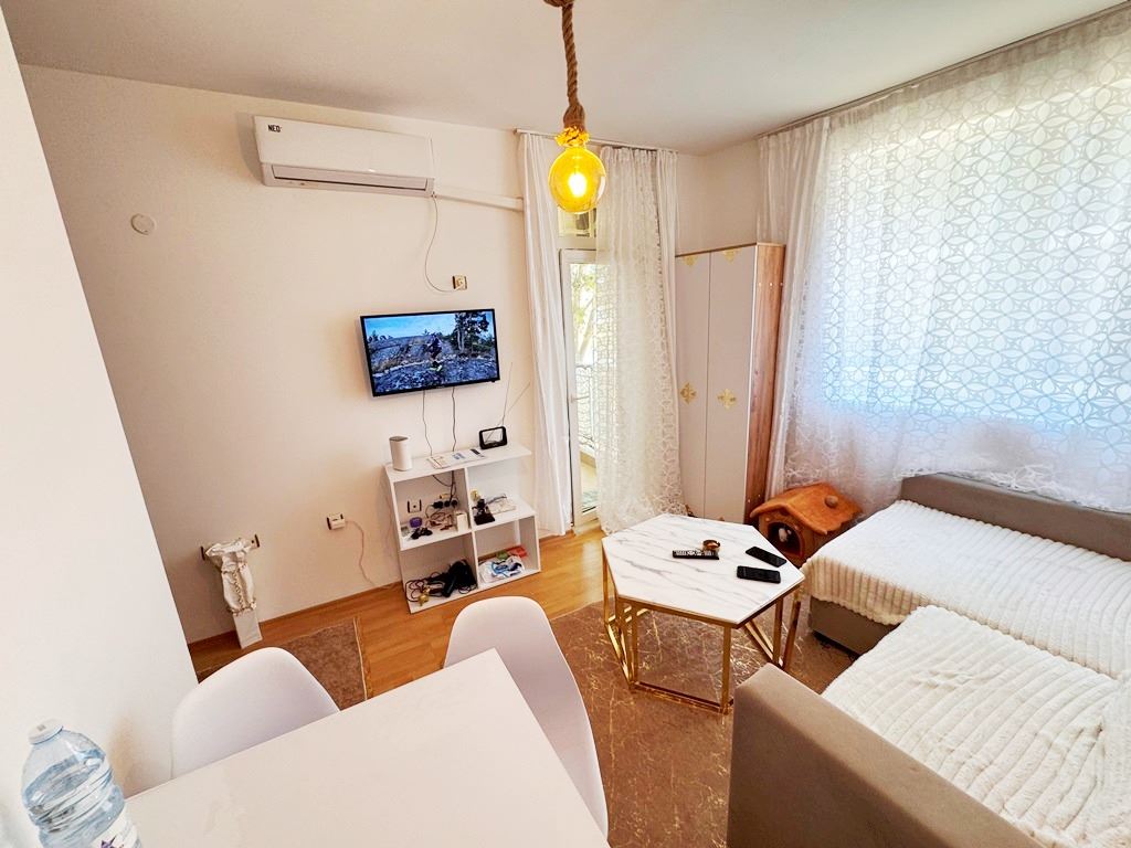 Stilvolle voll möblierte 3-Zimmer-Wohnung im Sonnenstrand in einer Anlage mit ausgezeichneten Annehmlichkeiten