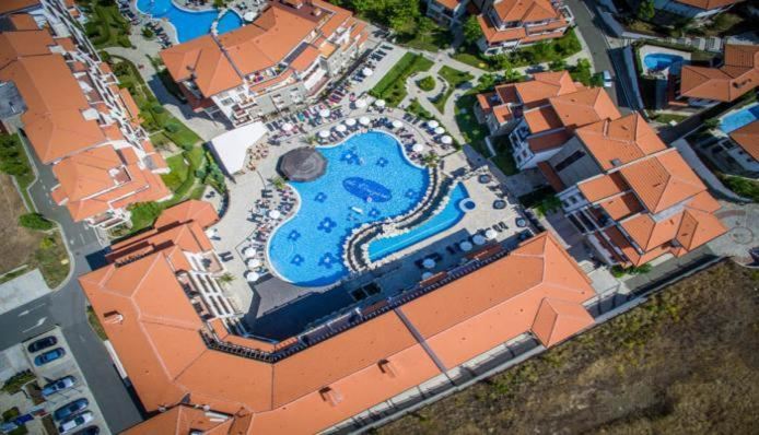 Zweizimmerwohnung mit Veranda in einer SPA-Anlage in Aheloy – Luxus, Ruhe und eine maritime Atmosphäre