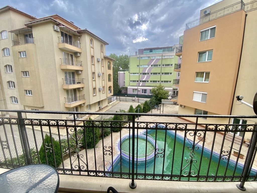 Ausgezeichnetes Studio mit Poolblick am Sonnenstrand – bezugsfertig oder zur Investition