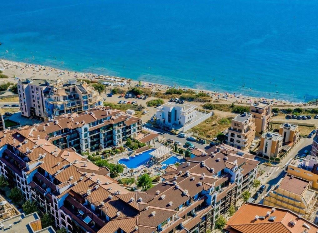 Geräumige 3-Zimmer-Wohnung mit Meerblick in Pomorie – 50 Meter vom Meer entfernt