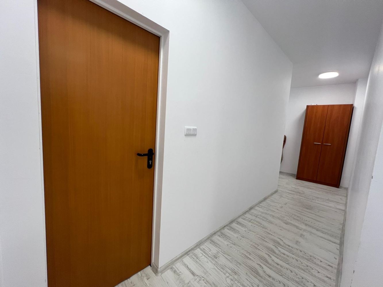 Großzügige Drei-Zimmer-Wohnung (Apartment mit zwei Schlafzimmern) mit großer Terrasse und Parkplatz in Sozopol – nahe Harmani-Strand