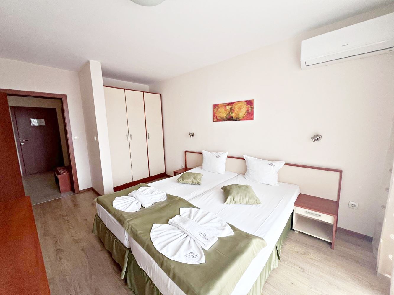 Zwei-Zimmer-Wohnung in einer prestigeträchtigen Anlage in Sonnenstrand – nur 300 m vom Meer entfernt