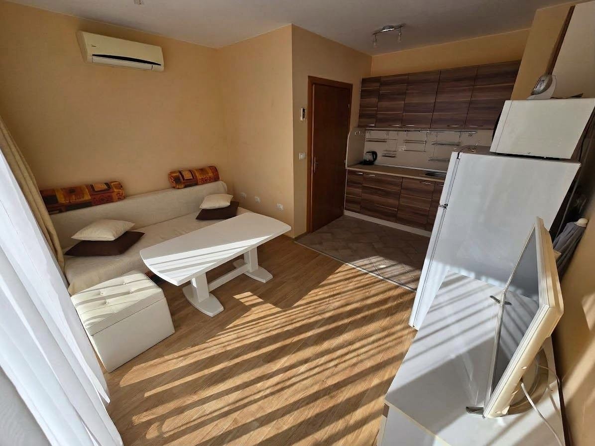 Panoramablick auf das Meer in erster Meereslinie – möblierte Zweizimmerwohnung mit einem Schlafzimmer in Sveti Vlas