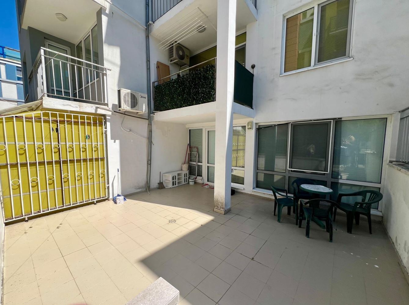 Wohnung mit zwei Schlafzimmern ohne Instandhaltungsgebühr, eigenem Garten und Stellplatz in Sonnenstrand