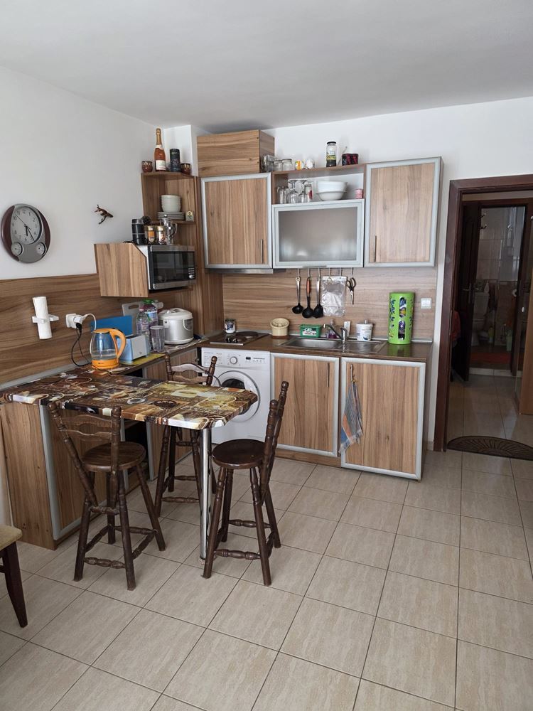 Apartment mit zwei Schlafzimmern im Erdgeschoss in Sveti Vlas – Komfort, Licht und Meeresnähe