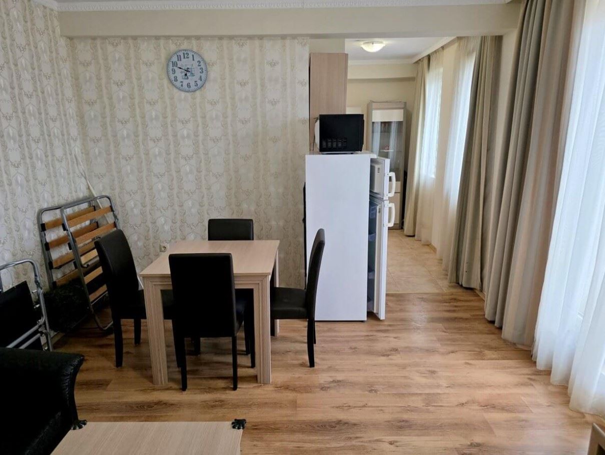 Geräumiges Apartment mit einem Schlafzimmer in einer ruhigen Wohnanlage am Meer in Ravda