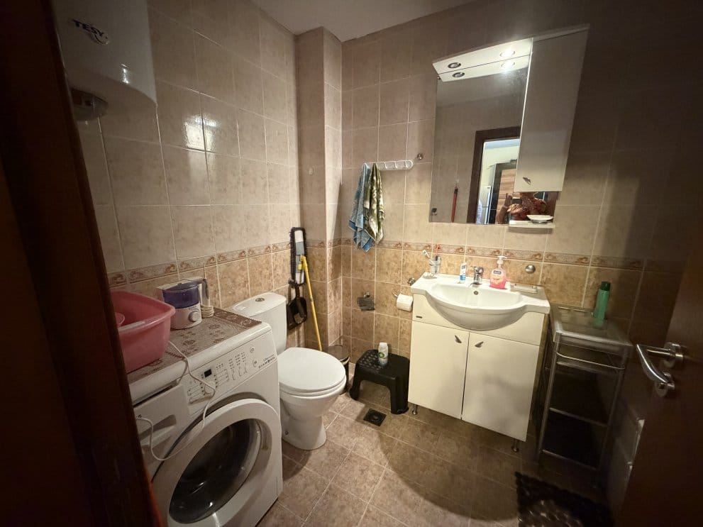 Wohnung mit einem Schlafzimmer in einer modernen Anlage mit Annehmlichkeiten in Ravda