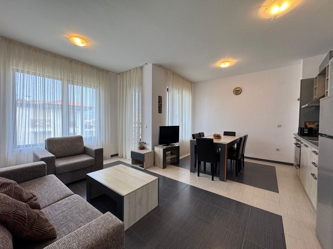 3-Zimmer-Wohnung mit Meerblick und Privatstrand in einer prestigeträchtigen Anlage in Tschernomorez