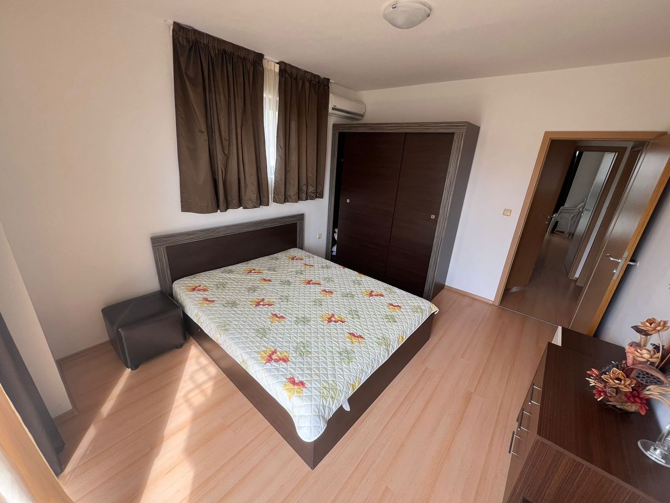 Wohnung mit zwei Schlafzimmern in einem modernen Komplex – vollständig möbliert und bereit für Ihr neues Leben