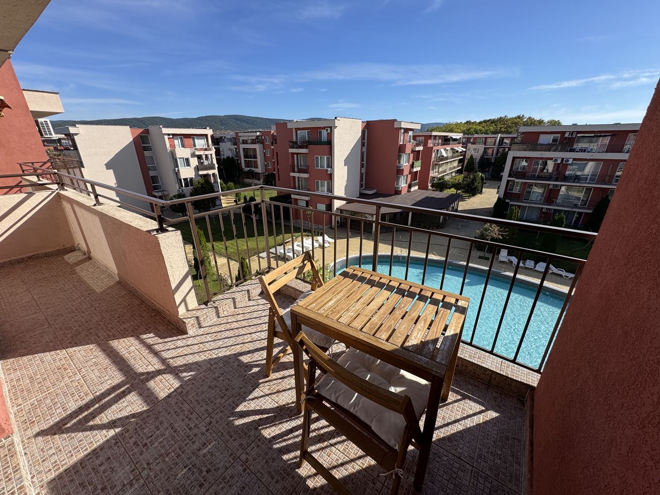 Studio mit Poolblick in einer Anlage mit hervorragender Infrastruktur in Sonnenstrand