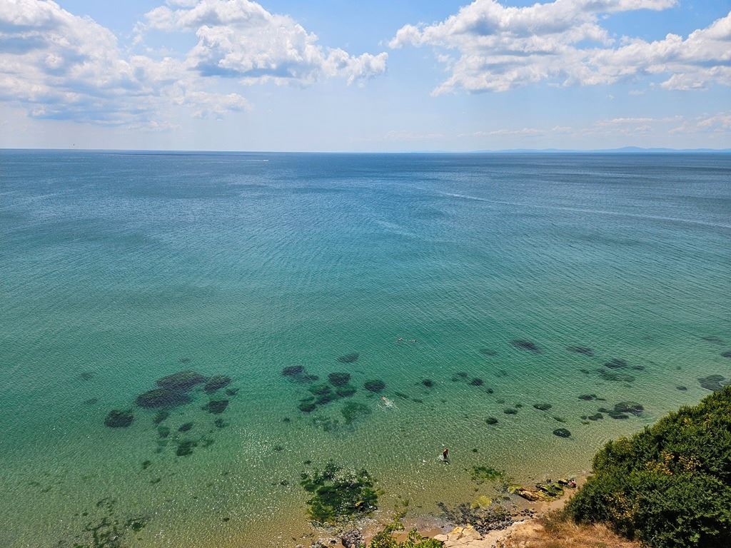 Luxuriöses Panoramaapartment in erster Meereslinie mit zwei Schlafzimmern und einer riesigen Terrasse