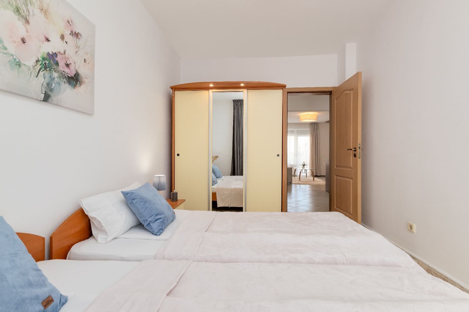 Geräumige Wohnung mit Poolblick in Sonnenstrand – eine ausgezeichnete Wahl für Urlaub und Investition