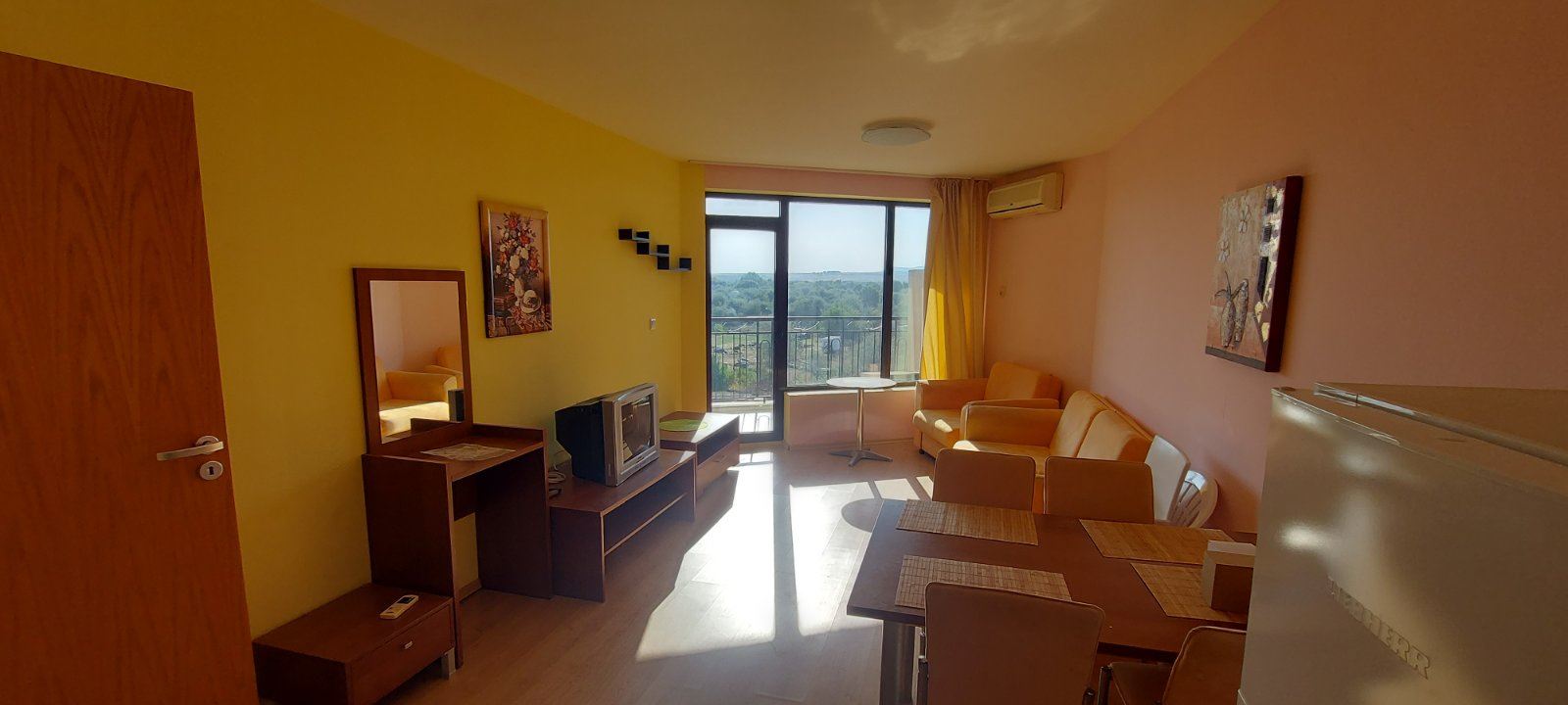 Geräumige Zweizimmerwohnung in einer Anlage mit Pool und ausgezeichneten Annehmlichkeiten in Sonnenstrand