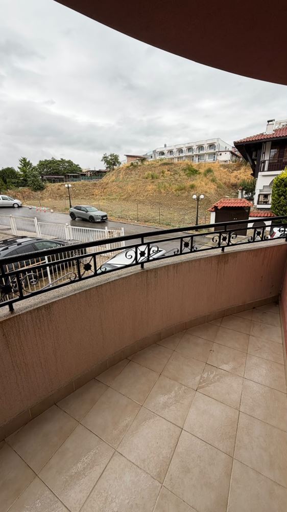 Großzügige Zweizimmerwohnung mit zwei Terrassen in Sveti Vlas – vollständig möbliert und sofort bezugsfertig