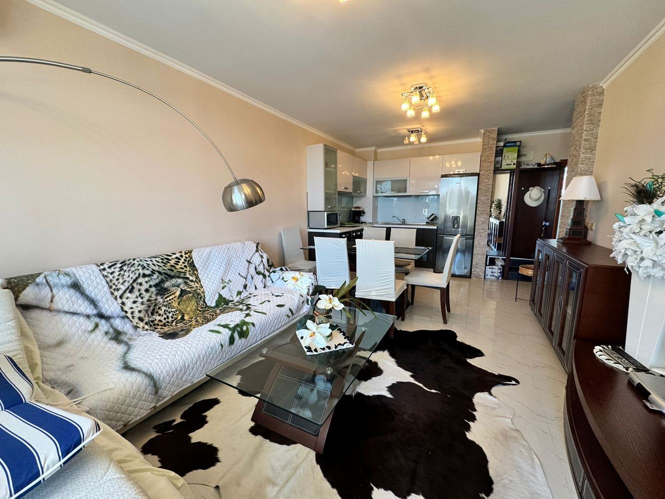 Stilvolle Zwei-Zimmer-Wohnung in einer Eliteanlage im Herzen von Sveti Vlas