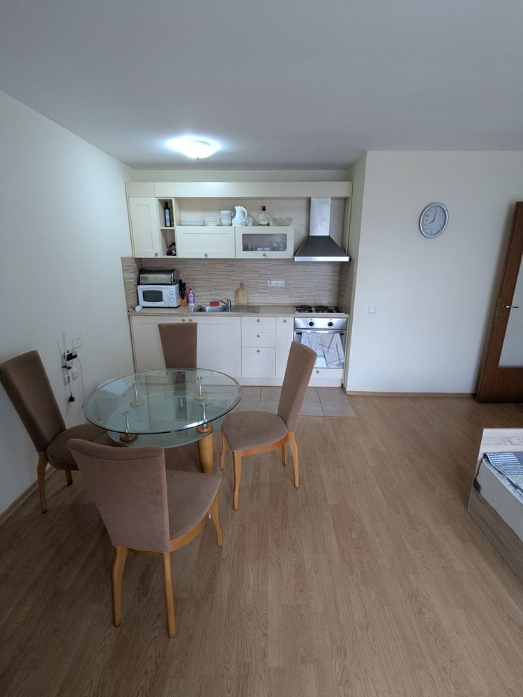 Große 2-Zimmer-Wohnung in erster Meereslinie in Sveti Vlas – Großzügigkeit, Komfort und Meeresatmosphäre