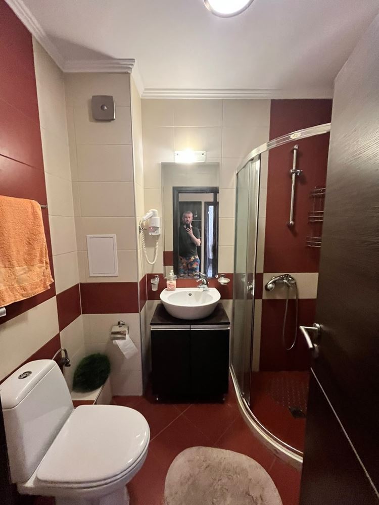 Herrliche Wohnung mit einem Schlafzimmer in einer Anlage in Sonnenstrand – Blick auf den Pool; Stil und Komfort