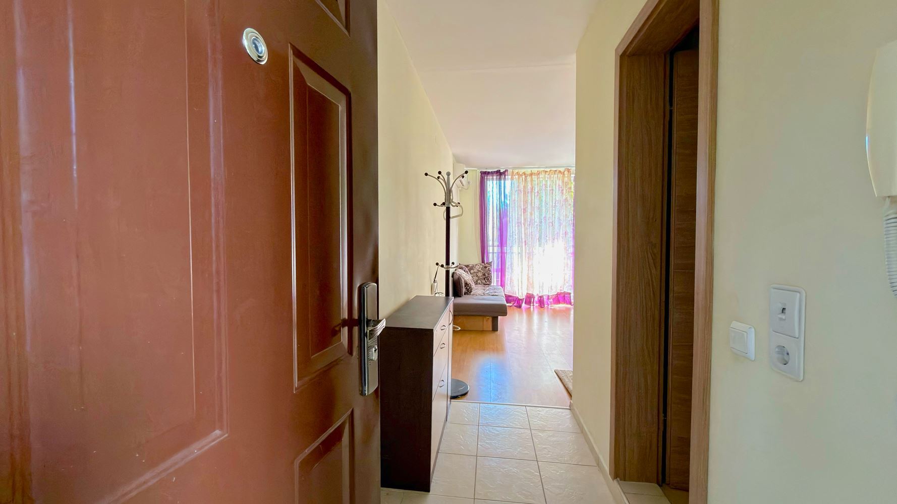 Geräumiges Studio mit Terrasse in einem modernen Komplex am Sonnenstrand – Komfort und Unterhaltung nur wenige Gehminuten vom Meer entfernt