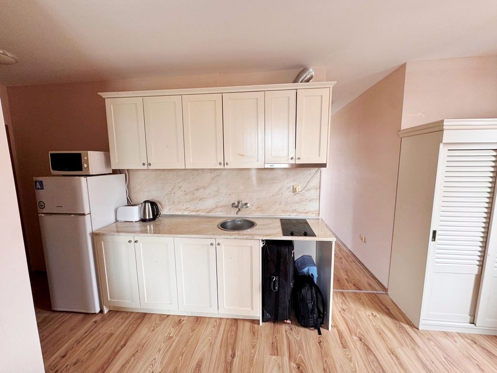 2-Zimmer-Wohnung mit Poolblick in einer prestigeträchtigen Anlage in Sonnenstrand