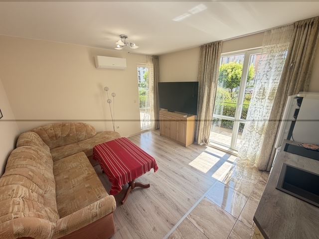 Gemütliche Zweizimmerwohnung mit riesiger Terrasse in Ravda – Ihr persönlicher Freiraum am Meer