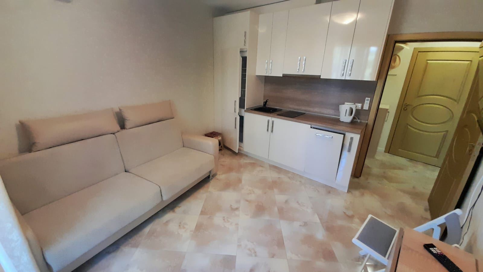 2-Zimmer-Wohnung in Sonnenstrand – neue Anlage, stilvolle Einrichtung und ruhige grüne Umgebung