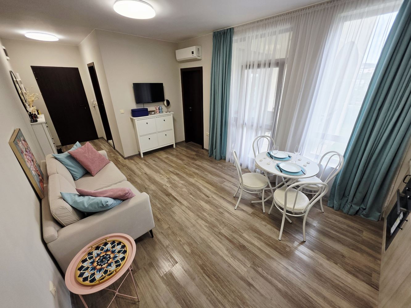 Meerkomfort mit eigenem Garten – 2-Zimmer-Wohnung mit einem Schlafzimmer nur wenige Schritte vom Strand in Sveti Vlas entfernt
