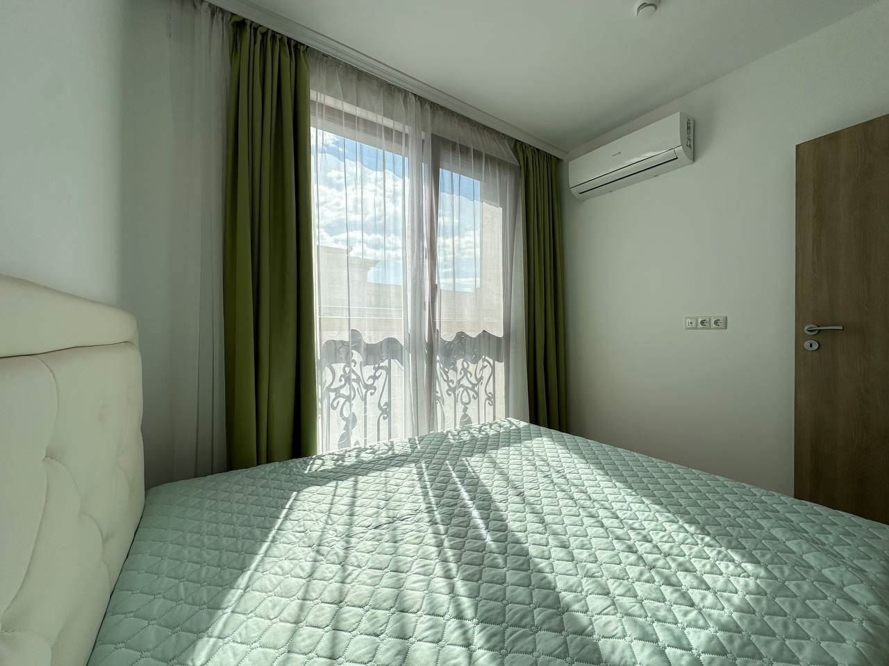 Drei-Zimmer-Wohnung in einem Elite-Komplex in Sunny Beach – moderner Luxus, Komfort und Meeresatmosphäre