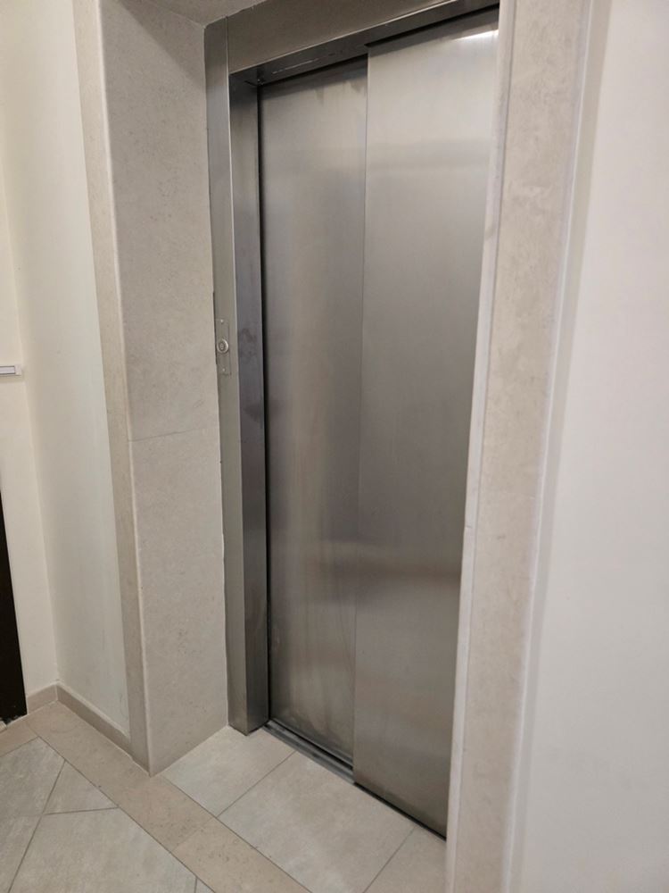 Neue Wohnung mit einem Schlafzimmer in Pomorie – renoviert, bereit zur Möblierung, mit geräumigem Balkon und Grill