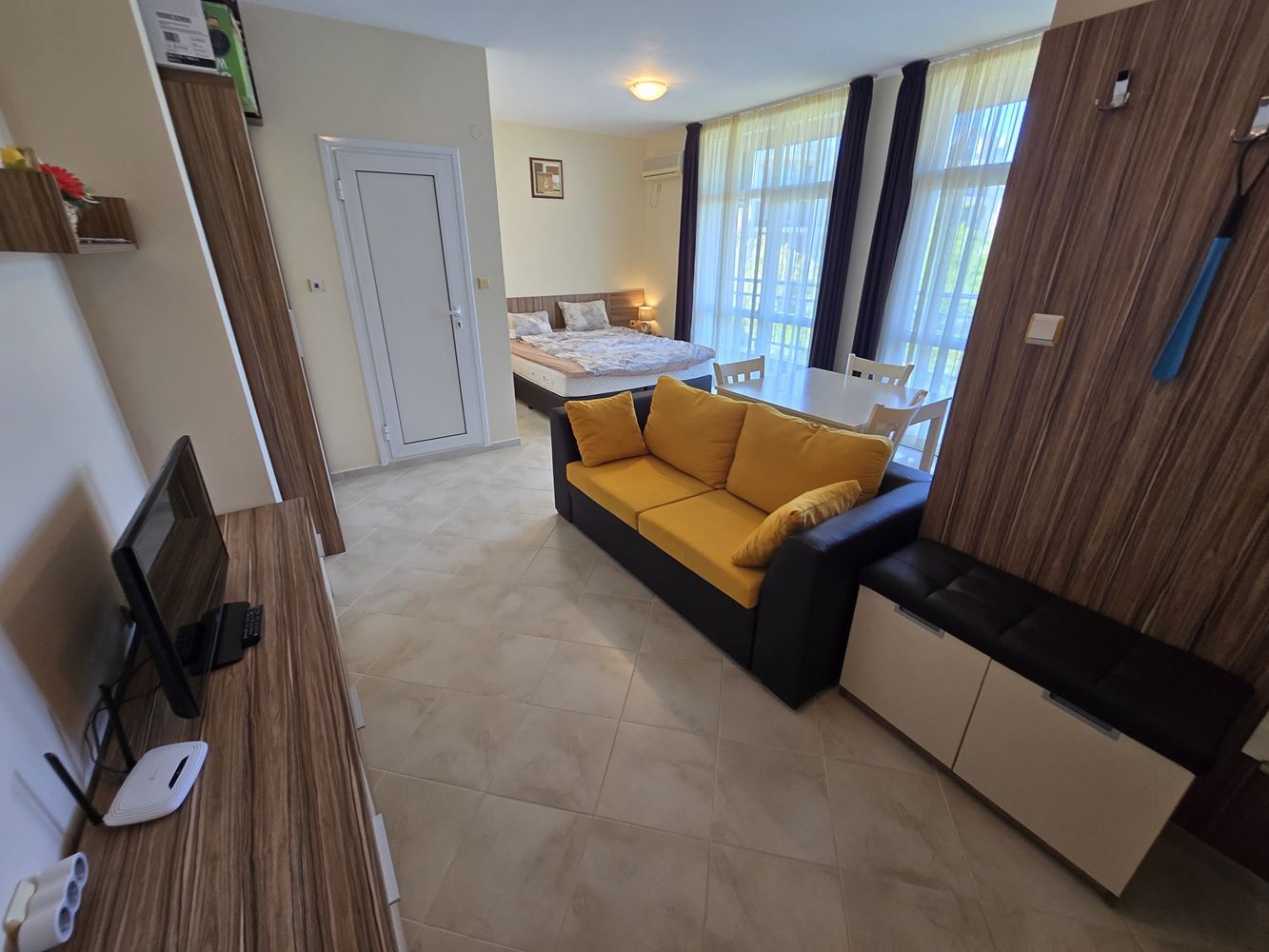 Sonnenstrand – Geräumiges Studio mit hervorragendem Potenzial zur Umgestaltung in eine kleine Wohnung mit einem Schlafzimmer