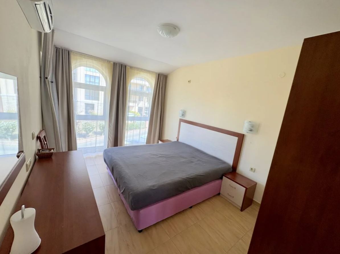 2-Zimmer-Wohnung in Sveti Vlas – Panoramablick und Komfort in einer geschlossenen Anlage