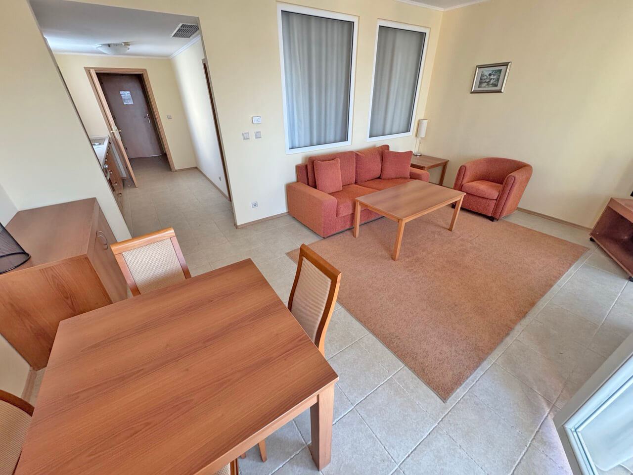 Exklusive Ein-Schlafzimmer-Wohnung in erster Meereslinie in Pomorie – Luxus, Prestige und eine Investition mit sofortiger Rendite