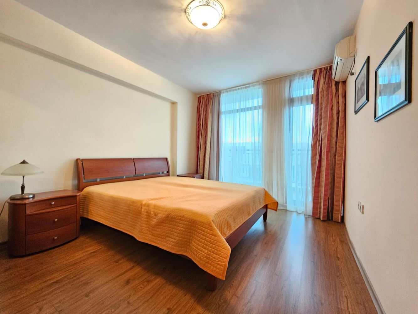 Geräumige Drei-Zimmer-Wohnung in erster Meereslinie in Sozopol mit einzigartiger Panoramaterrasse