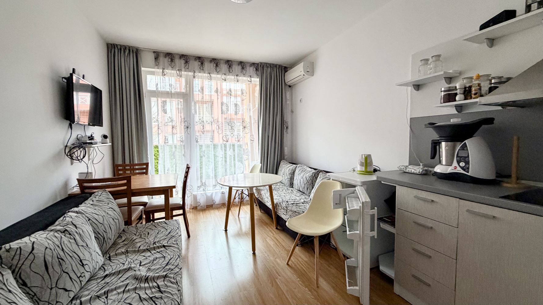 Gemütliches, möbliertes Studio in einer ruhigen Anlage am Stadtrand von Sonnenstrand – hervorragende Investition und Ferienimmobilie