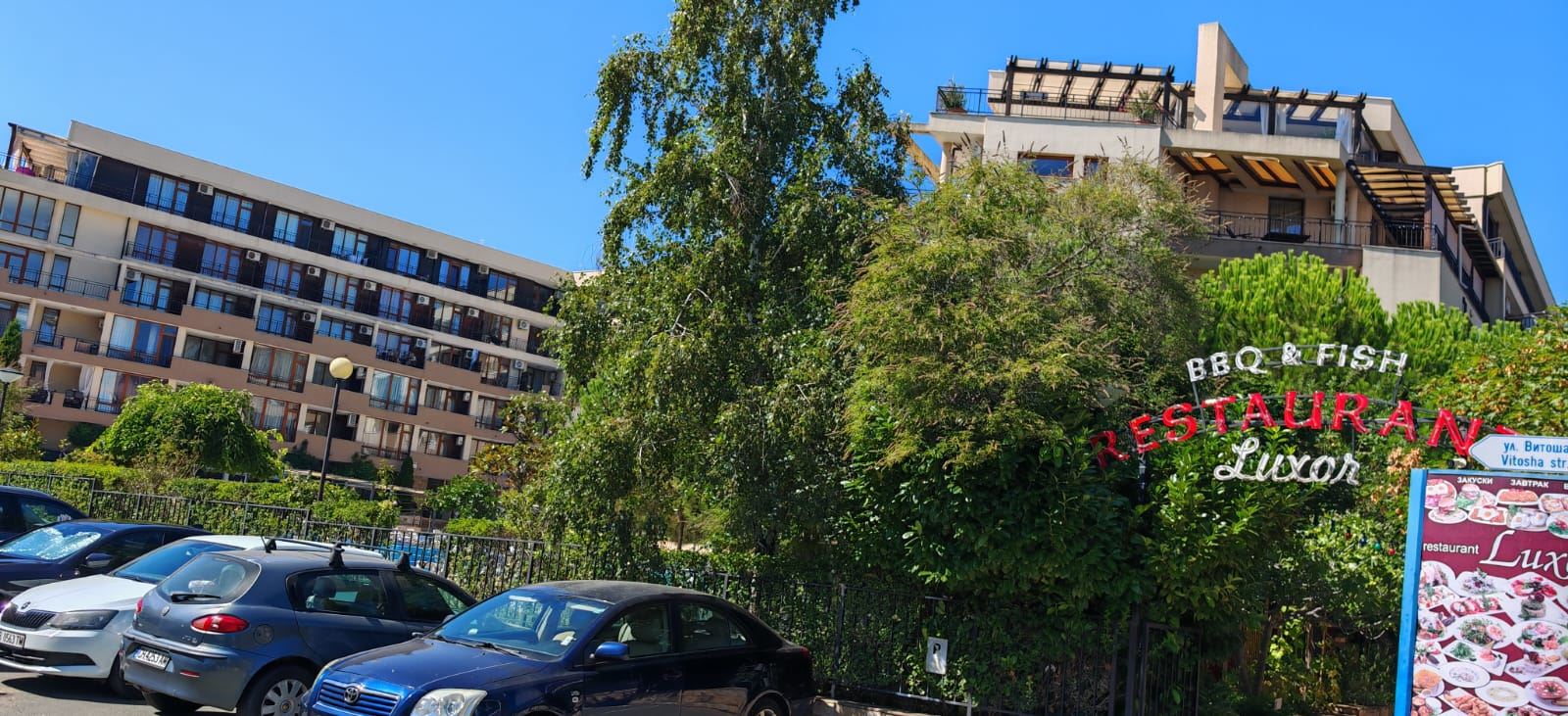 Ausgezeichnete Gelegenheit in Sveti Vlas – möblierte geräumige Zweizimmerwohnung mit einem Schlafzimmer in Strandnähe