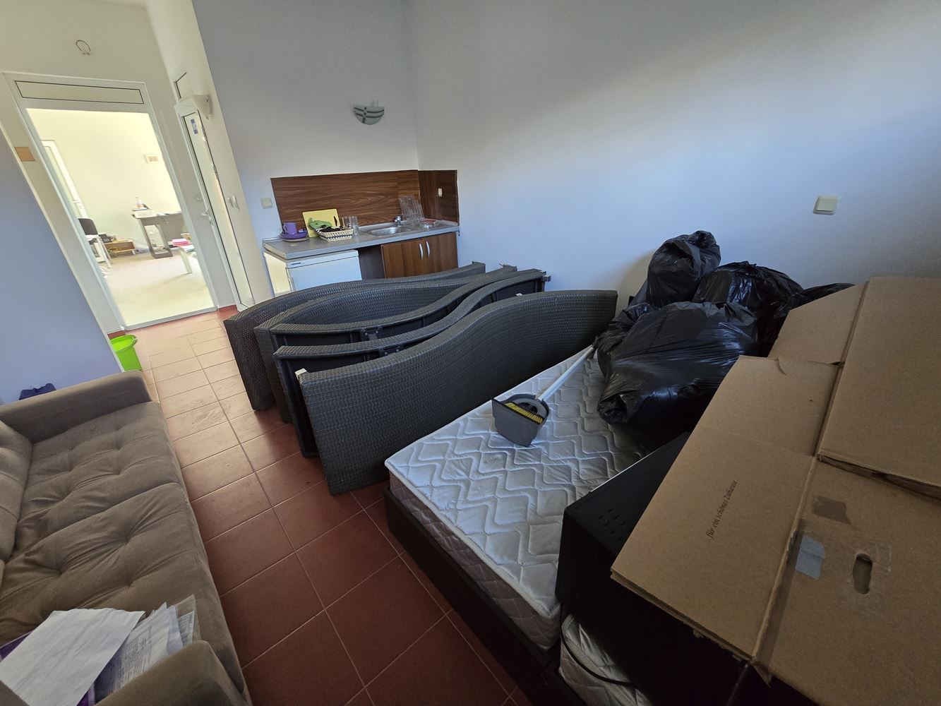 Geräumige Immobilie mit Potenzial für eine Mehrzimmerwohnung – ohne Wartungsgebühr, nahe Sonnenstrand