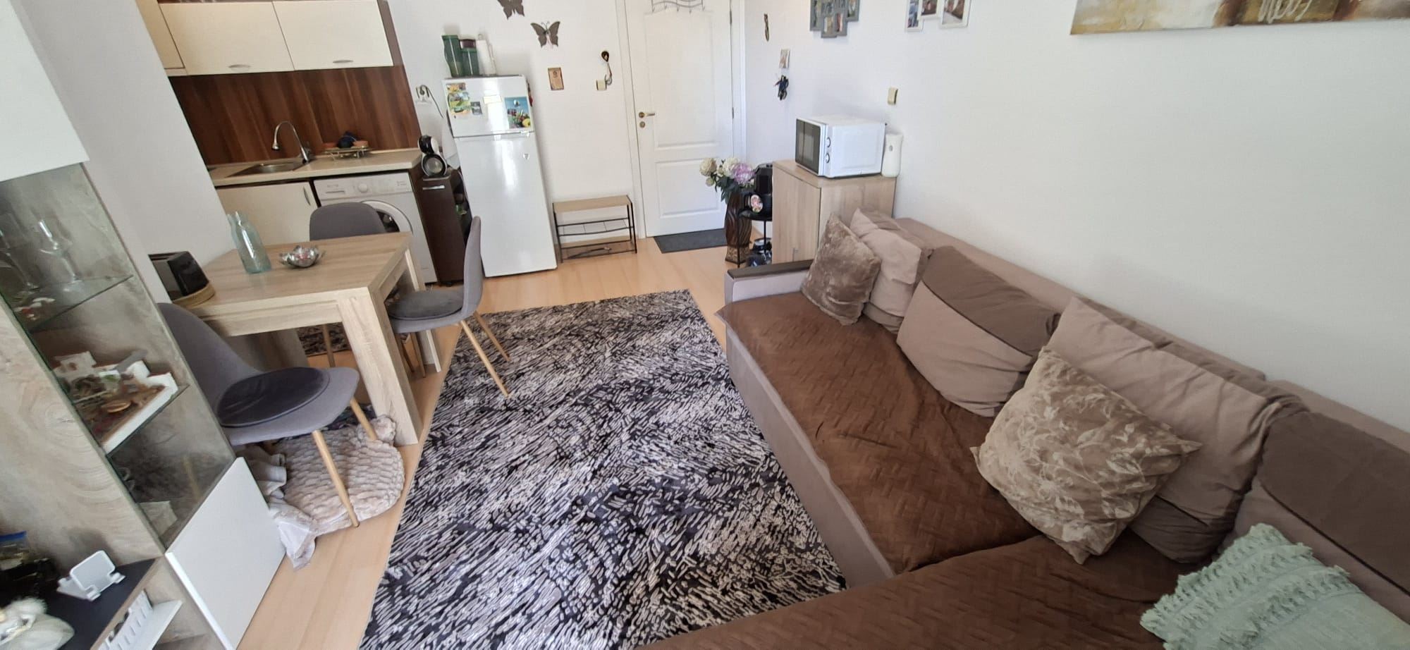 Geräumige und helle Ein-Zimmer-Wohnung in einer gepflegten Anlage nahe Sonnenstrand