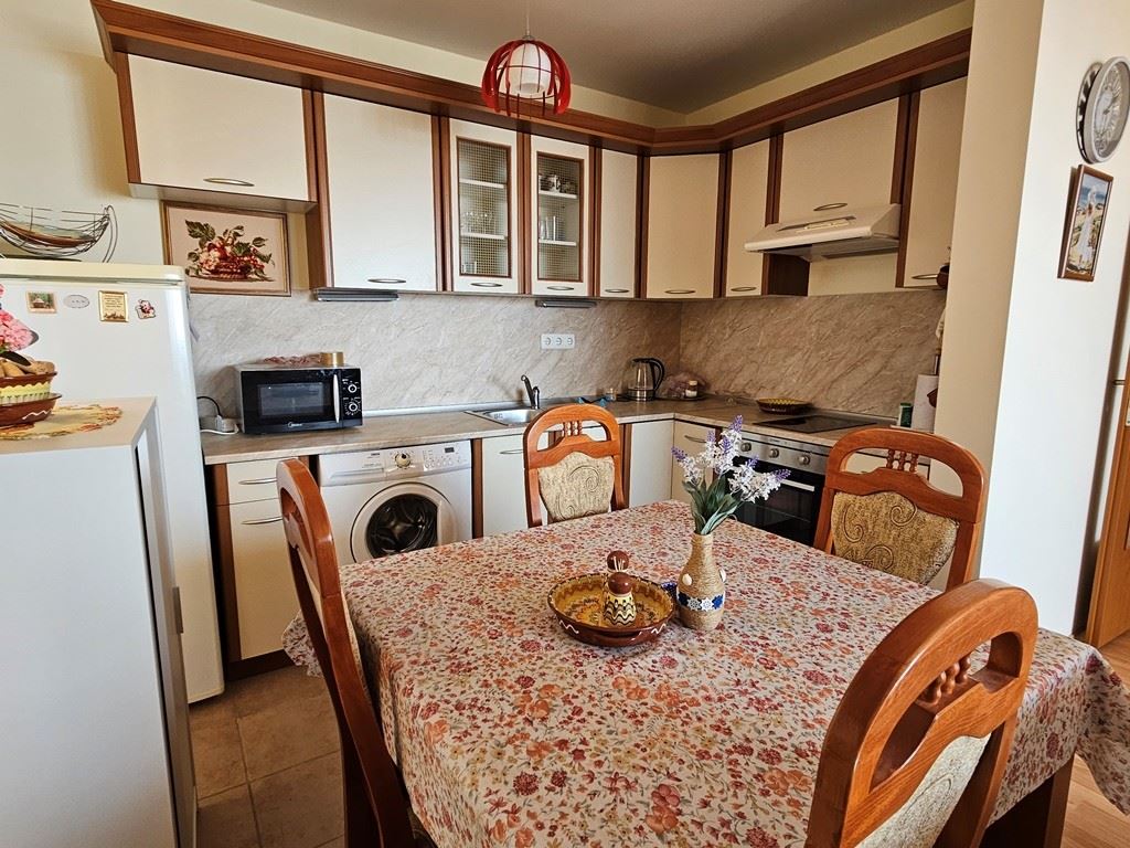 Sveti Vlas, erste Reihe am Meer – 2-Zimmer-Wohnung mit Meerblick