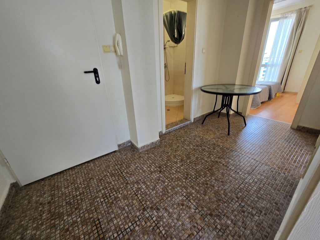 Großzügige Drei Zimmer Wohnung mit hervorragender Lage und Nähe zum Meer