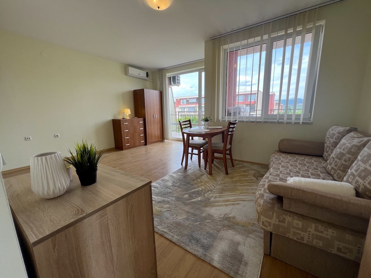 Geräumiges Studio in Sonnenstrand mit ausgezeichneter Lage und beeindruckender Anlage – bezugsfertig oder ideal als Investition