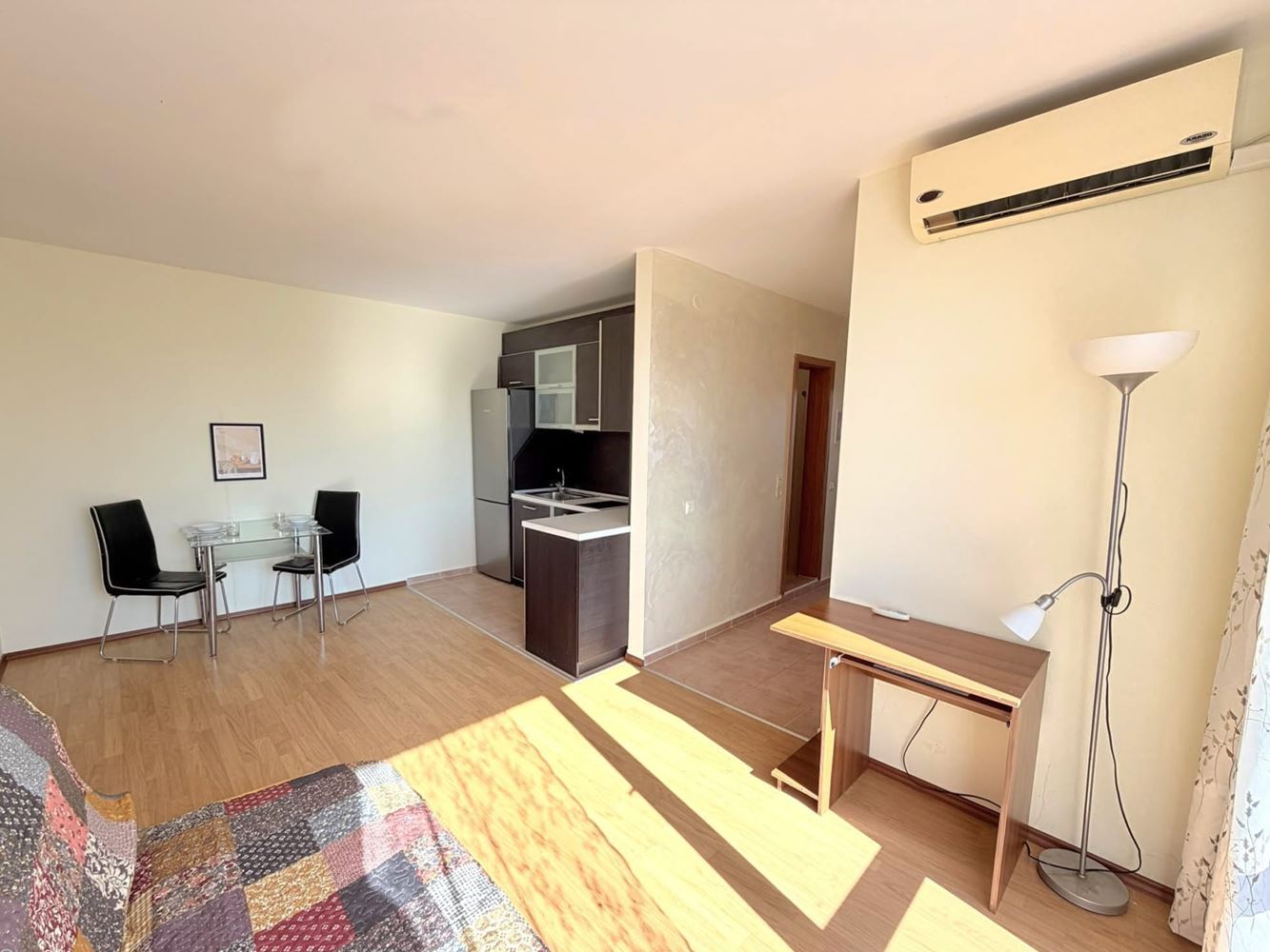 Helle und warme Zweizimmerwohnung mit einem Schlafzimmer in der Nähe des Aquaparks in Sonnenstrand – ausgezeichnete Investition zur Vermietung