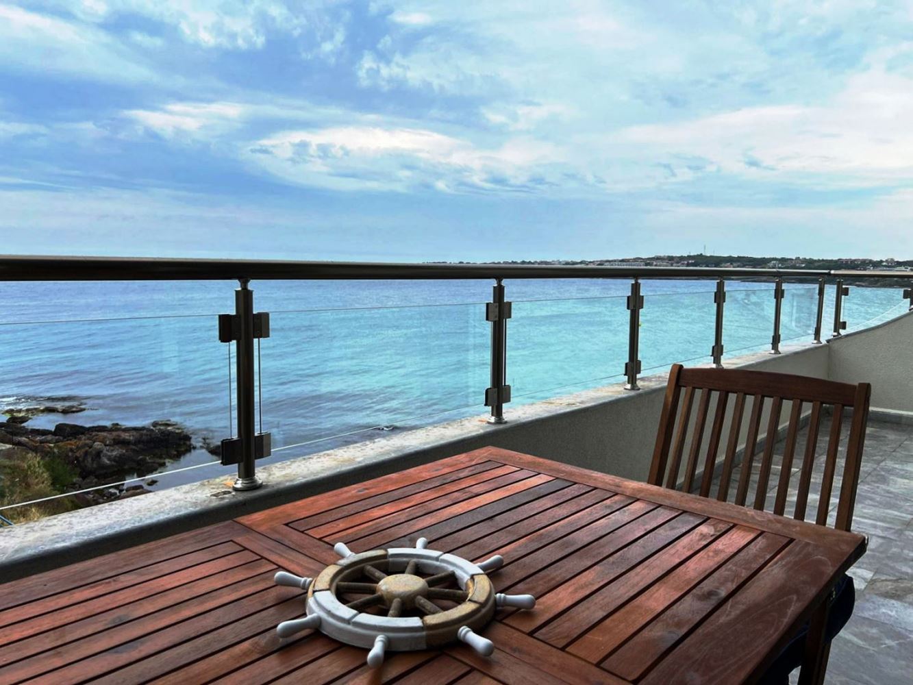 Sozopol – 2-Zimmer-Wohnung in absoluter erster Meereslinie am Harmani-Strand