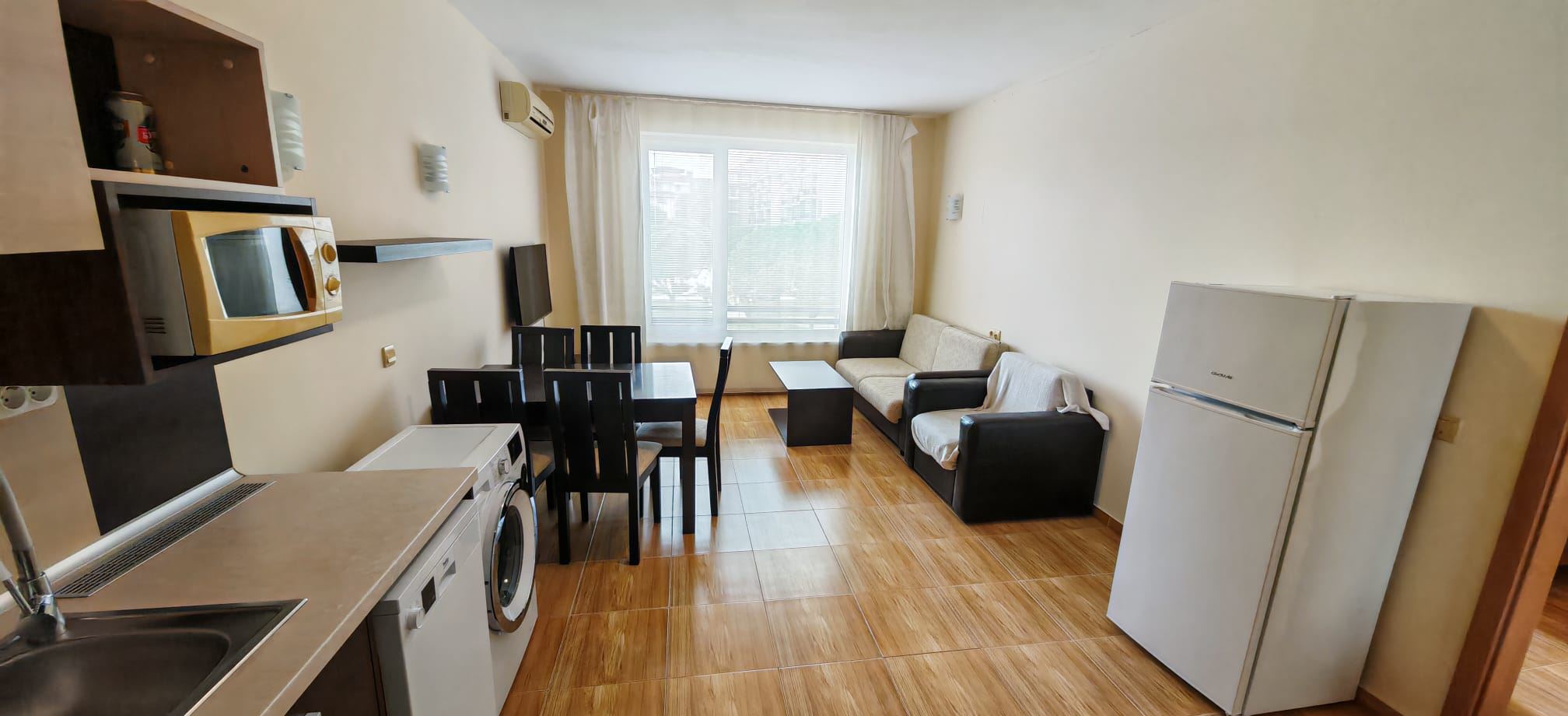 Geräumige 2-Zimmer-Wohnung mit Poolblick in einem luxuriösen Komplex in Sweti Wlas