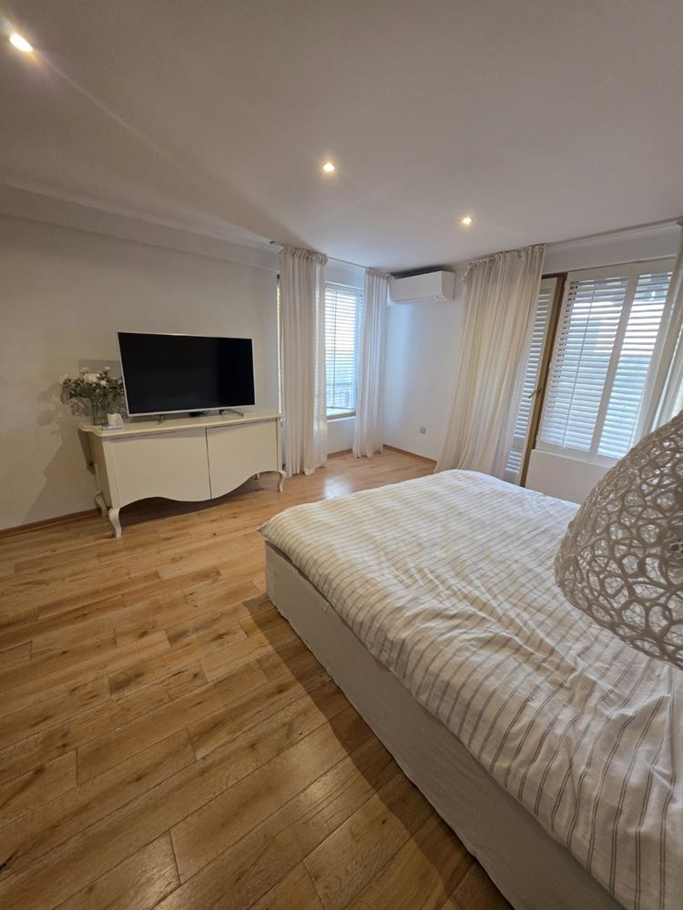 Nessebar: luxuriöse Wohnung mit zwei Schlafzimmern und Panoramablick auf das Meer – 183 m² Großzügigkeit, Komfort und Stil