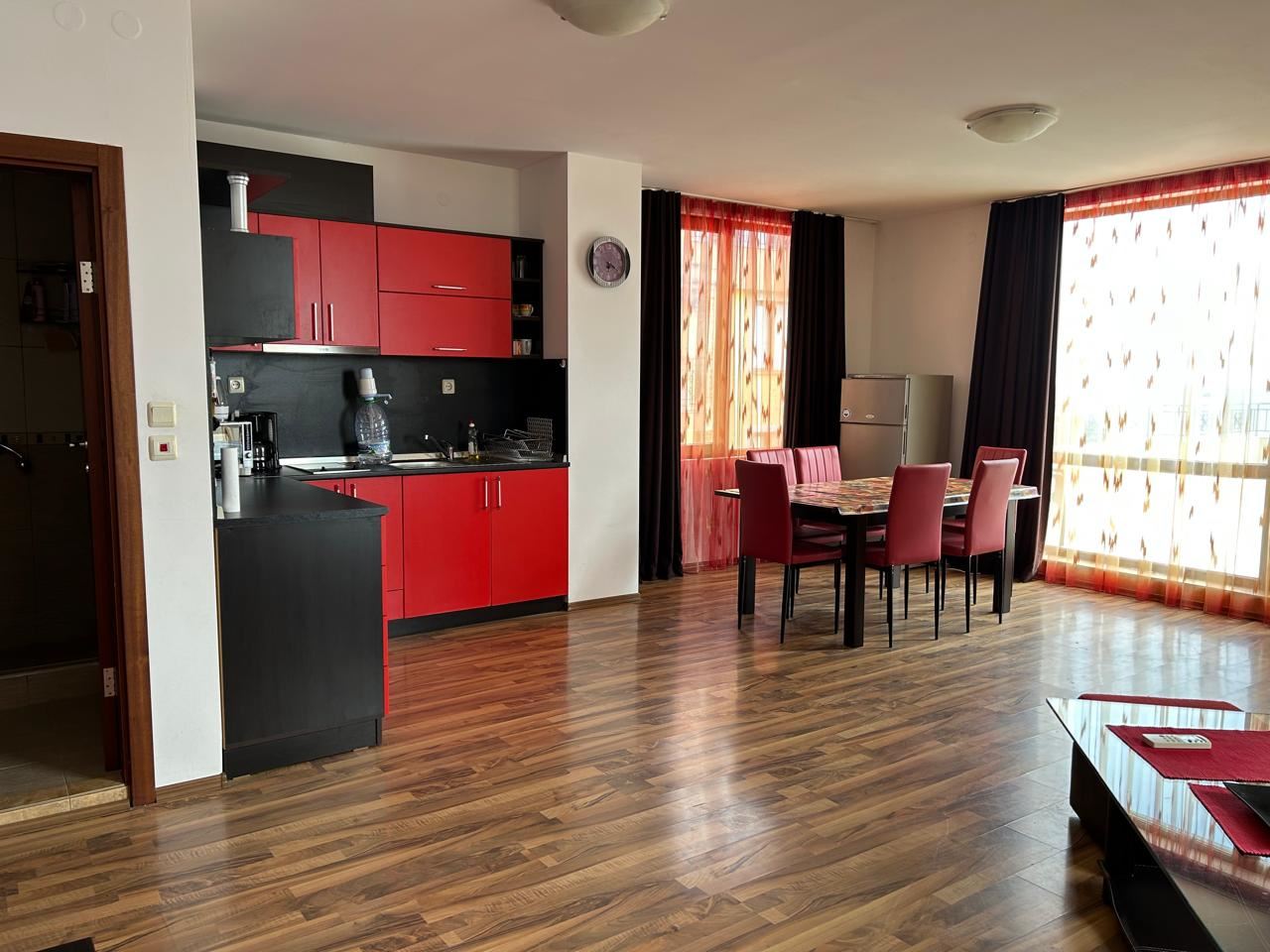 Geräumige Wohnung mit zwei Schlafzimmern und Panoramameerblick in Sveti Vlas